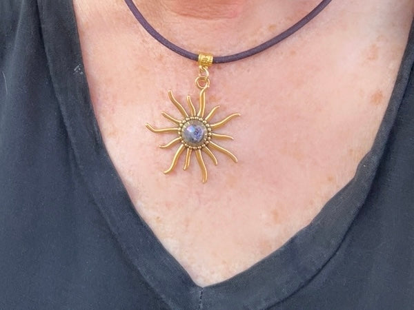 Druzy Agate gemstone Sun leather Necklace