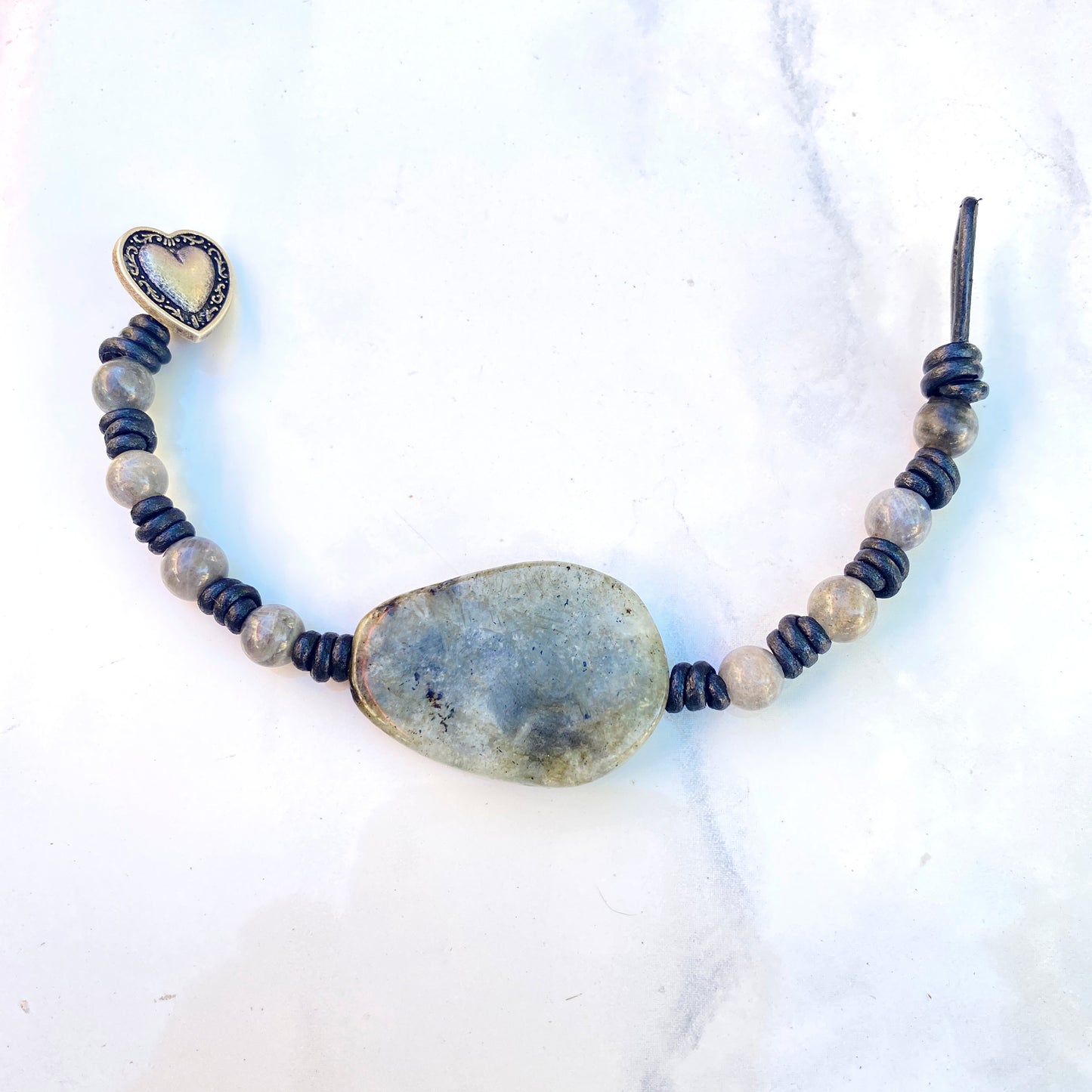Leather bracelet with Labradorite gemstones