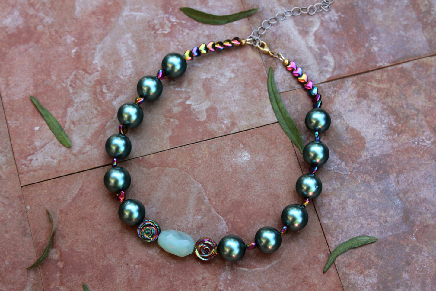 Women's Chalcedony gemstone & Mother of Pearl Necklace