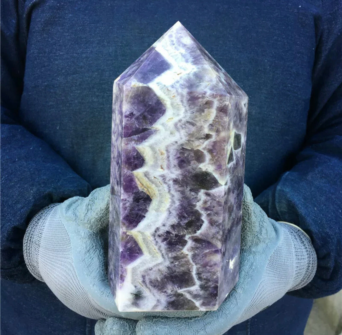 Natural amethyst gejmstone crystal tower point obelisk