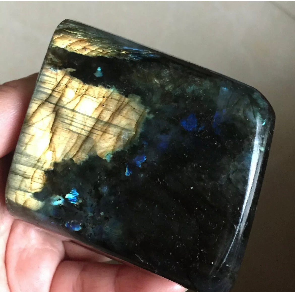 Natural Spectrolite Labradorite gemstone