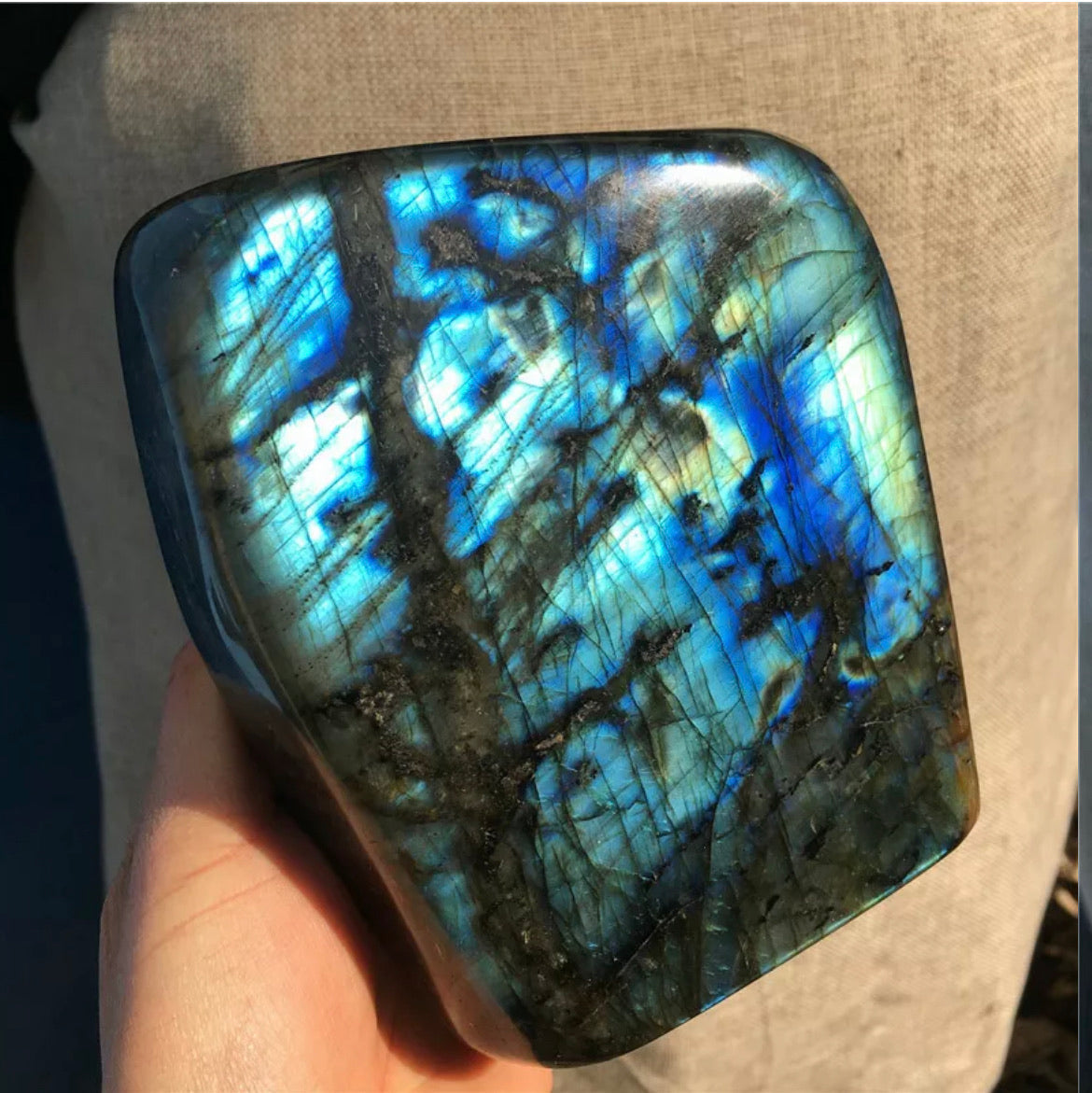 Natural labradorite gemstone quartz mineral crystal spectrolite