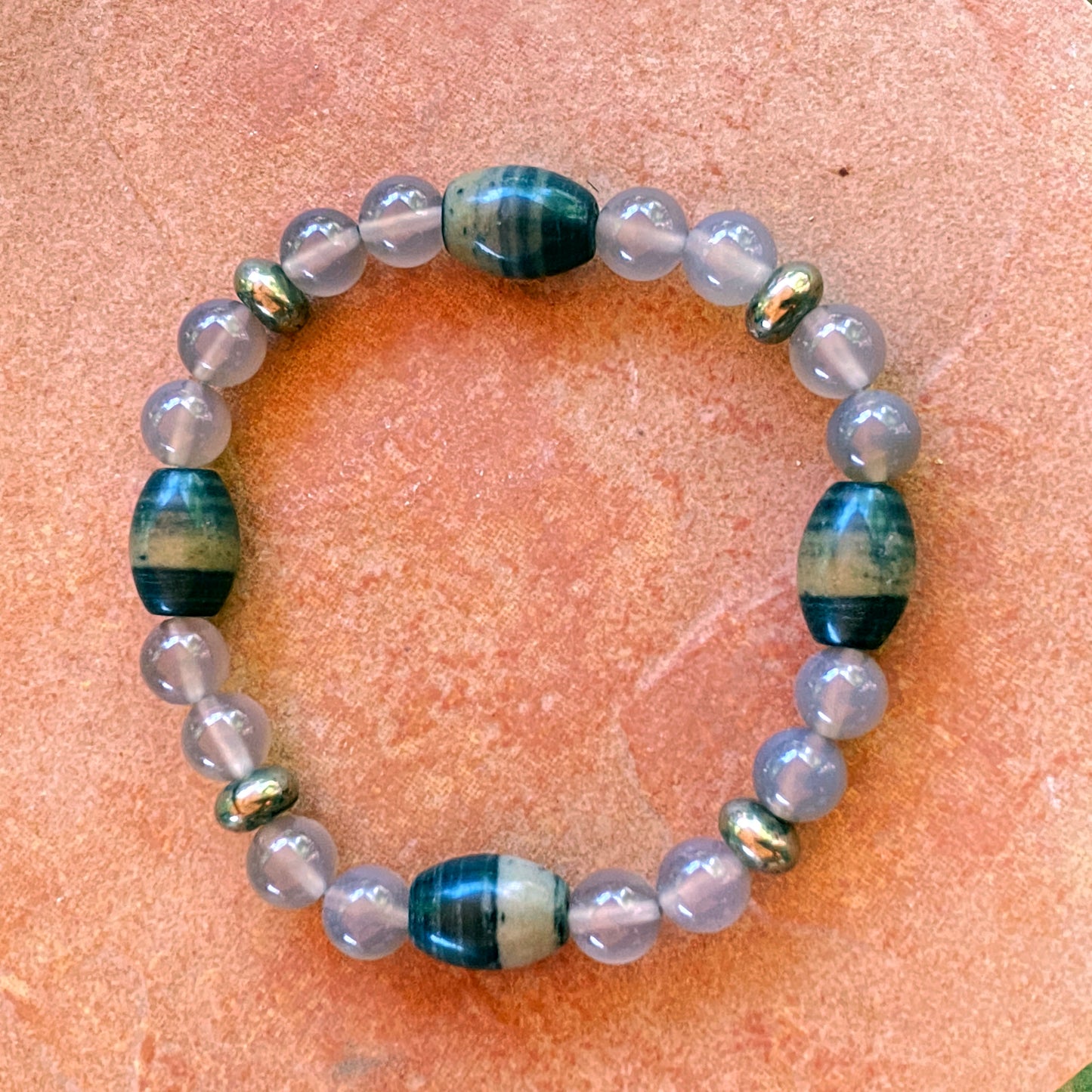 Grey agate, pyrite, ππ’π΅πΆπ³π’π opal, stretch bracelet