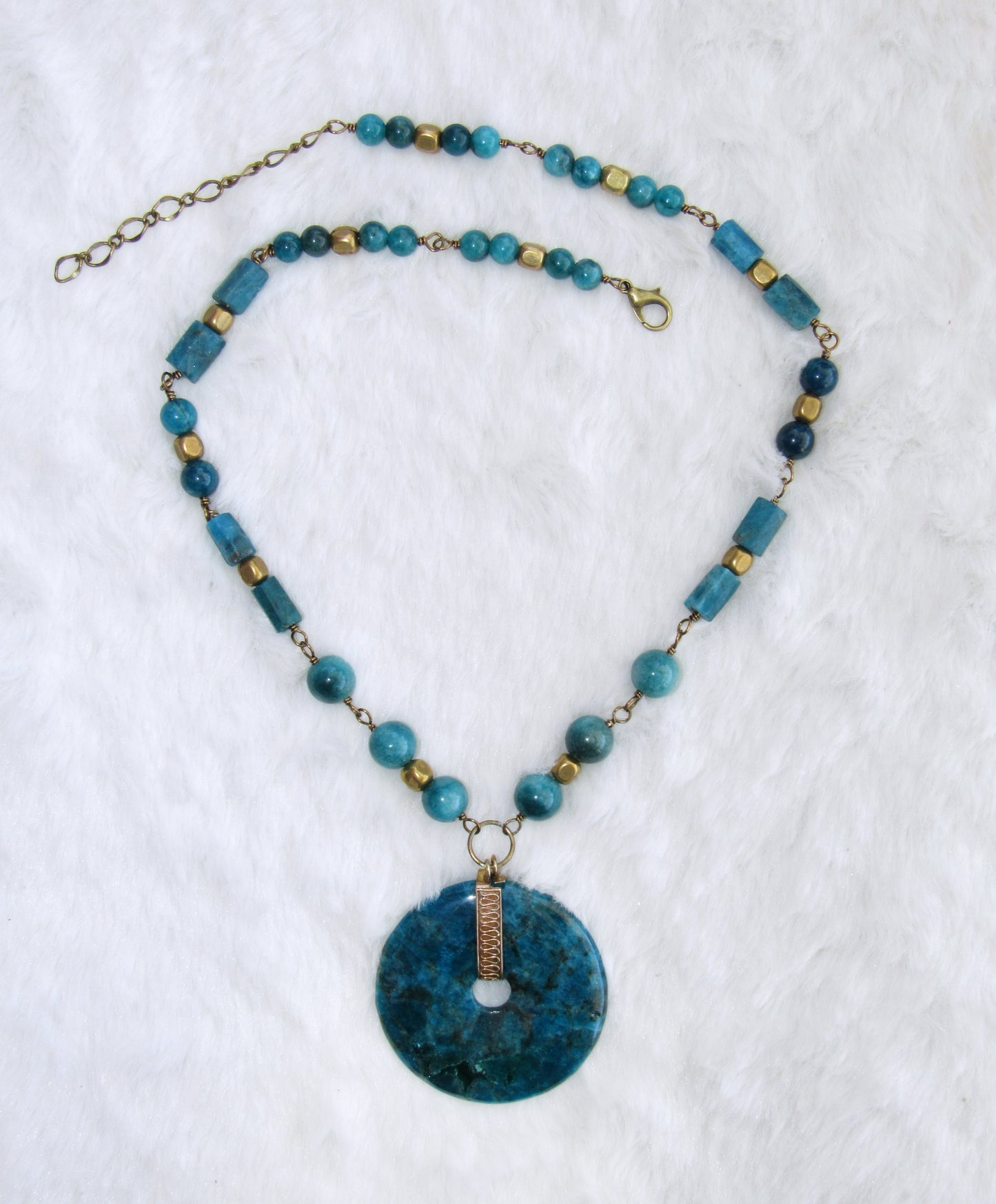 Apatite gemstone Donut shaped Pendant chain Necklace