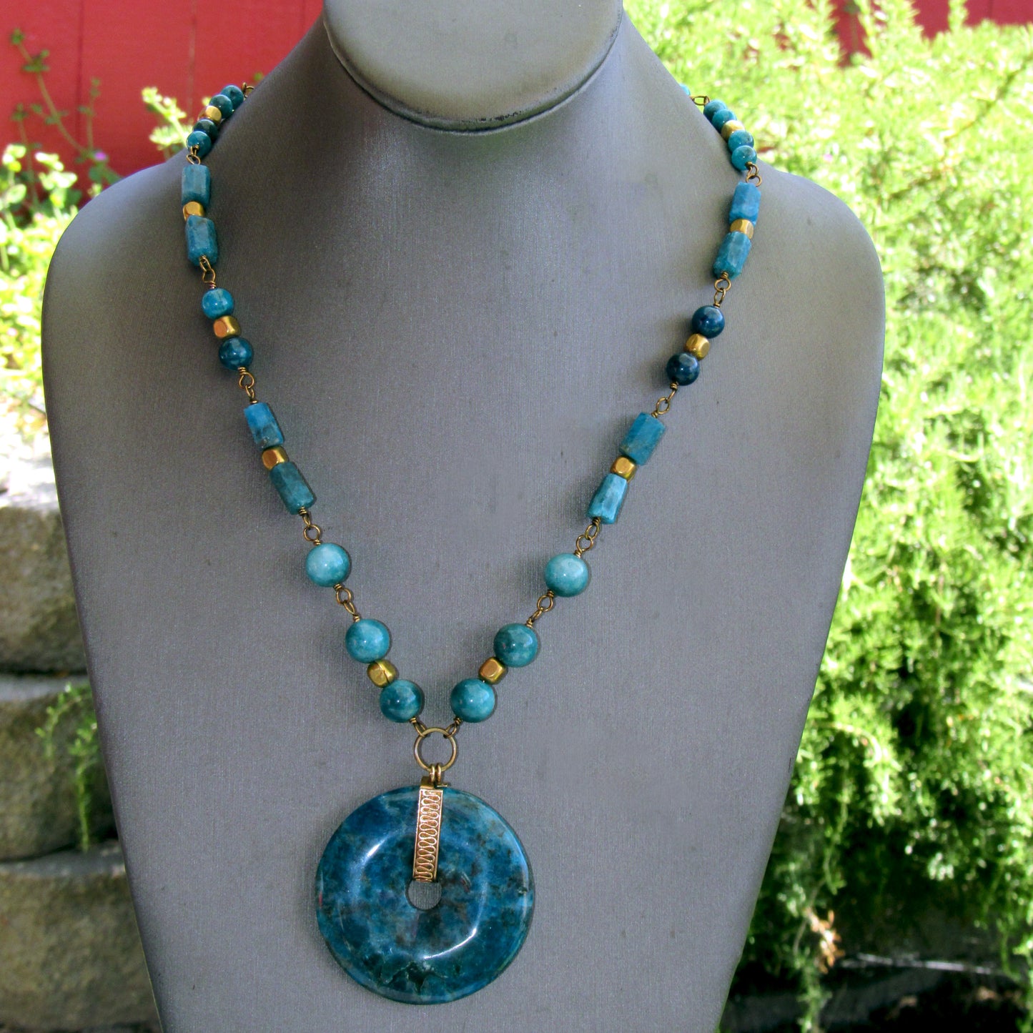 Apatite gemstone Donut shaped Pendant chain Necklace