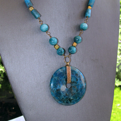 Apatite gemstone Donut shaped Pendant chain Necklace