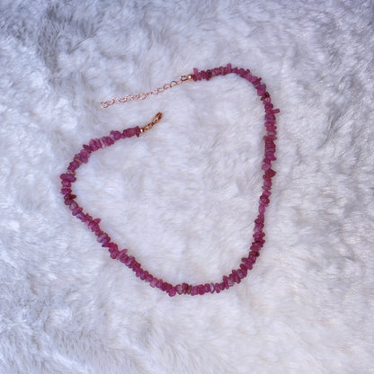 Pink agate gemstone chip choker necklace