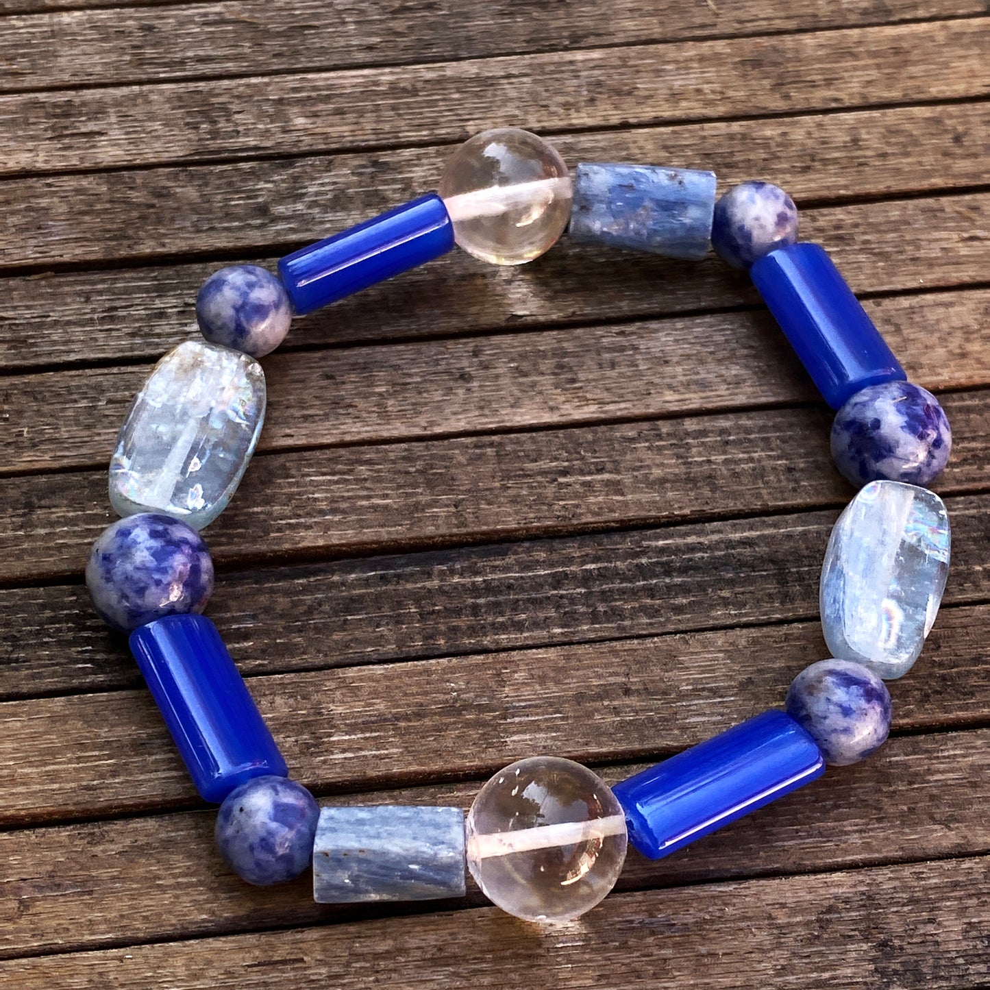 Men's Blue Onyx, Kyanite, Clear Quartz and Sodalite Gemstone stretch bracelet