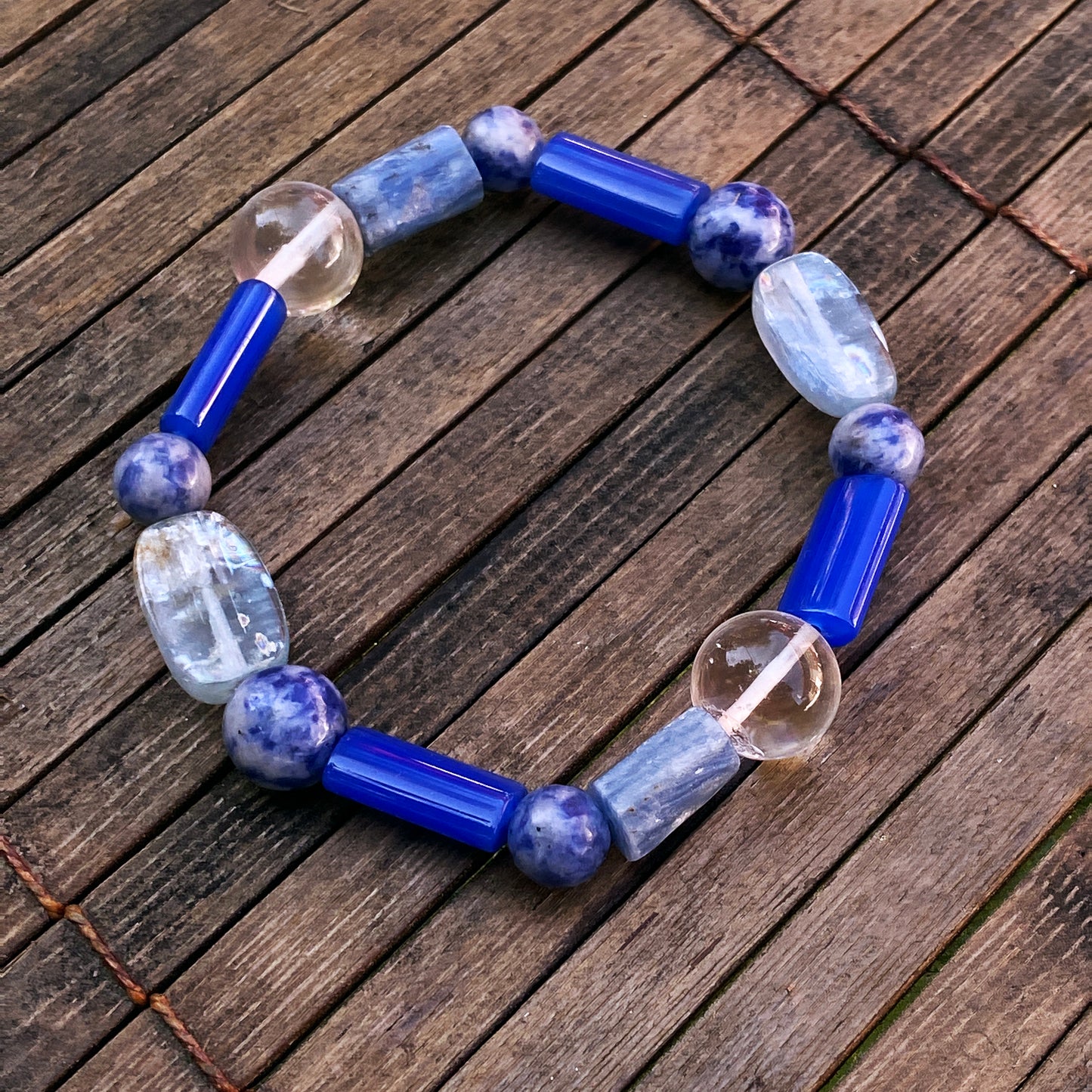 Men's Blue Onyx, Kyanite, Clear Quartz and Sodalite Gemstone stretch bracelet