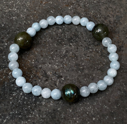 Men’s Aquamarine & black Labradorite semiprecious Gemstone stretch bracelet.