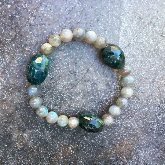 Women’s Labradorite & Apatite chunky Gemstone stretch bracelet