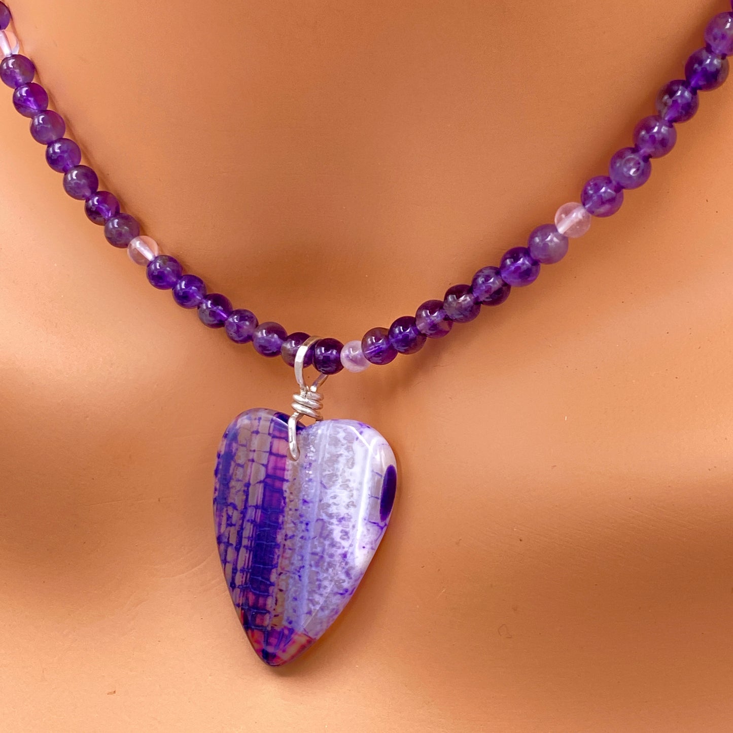 Dragon’s Vein Agate Heart Pendant Choker/Necklace with Dark and Lavender Amethyst Gemstone Necklace