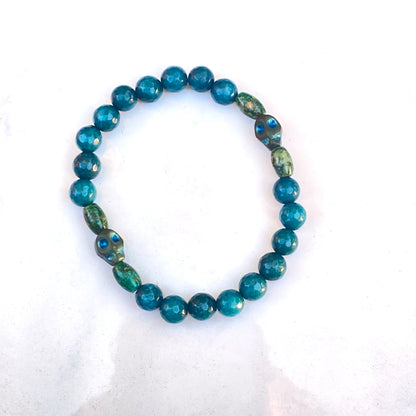 Apatite, Chrysocolla, Hematite gemstone Skull Men’s Stretch Bracelet