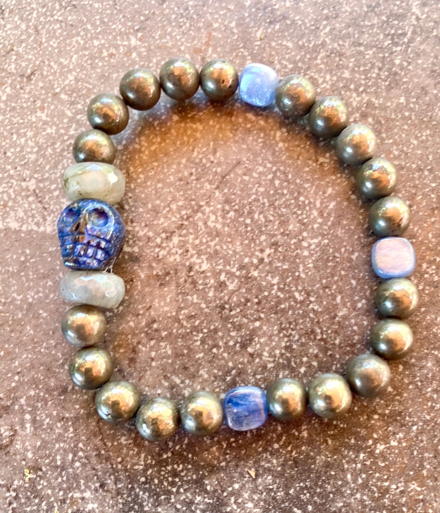 Men’s pyrite, labradorite, and lapis lazuli skull stretch bracelet