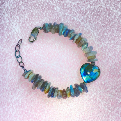 Labradorite Heart clasp Bracelet