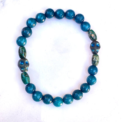 Apatite, Chrysocolla, Hematite gemstone Skull Men’s Stretch Bracelet