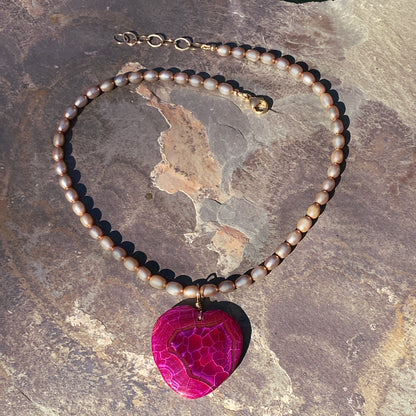 Pearl Necklace W/ Dragons Vein Agate Gemstone Heart