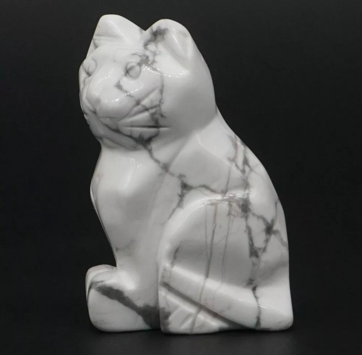 Natural Howlite Cat