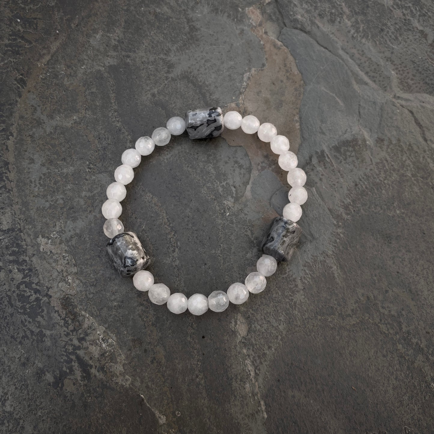 Women's White Jade & Snakeskin Jasper Gemstone Stretch Bracelet