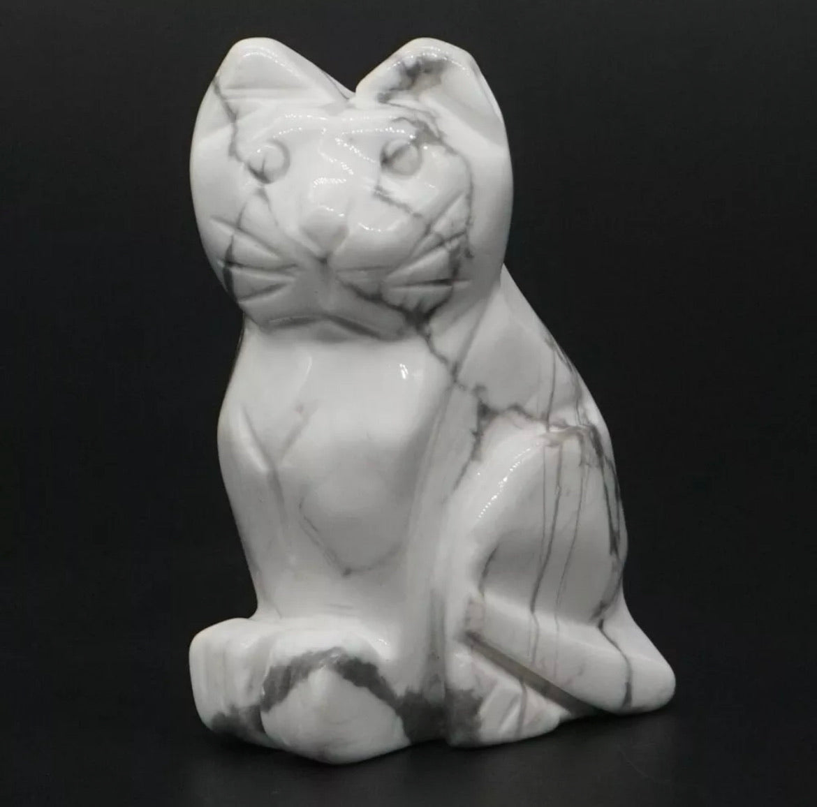 Natural Howlite Cat