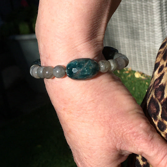 Women’s Labradorite & Apatite chunky Gemstone stretch bracelet