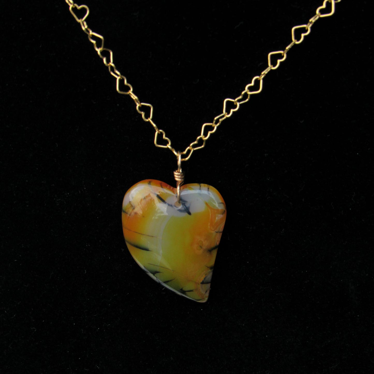 Dragon’s Vein Agate gemstone heart on gold heart chain necklace