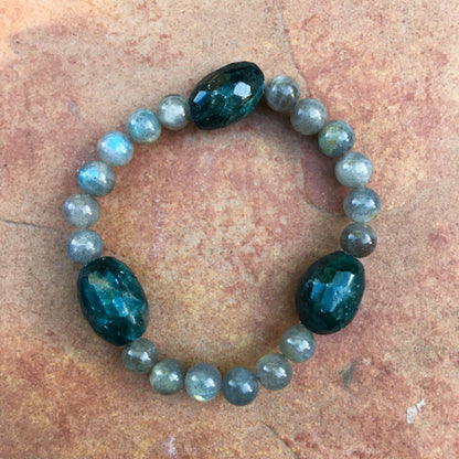 Women’s Labradorite & Apatite chunky Gemstone stretch bracelet