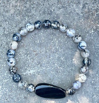 Onyx and Dragon’s Vein Agate Bracelet