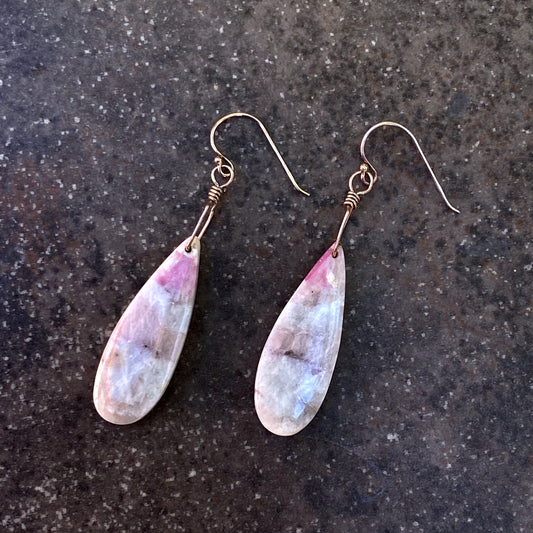 Pink Tourmaline gemstone dangle Earring