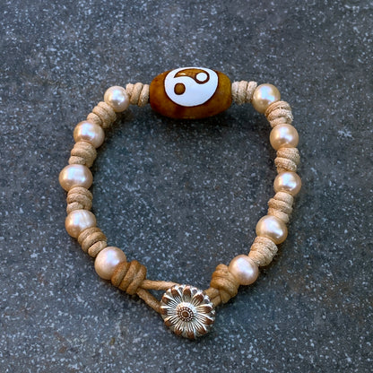 Women’s Genuine Freshwater Pearl and Tibetan Agate Gemstone Yin Yang leather bracelet