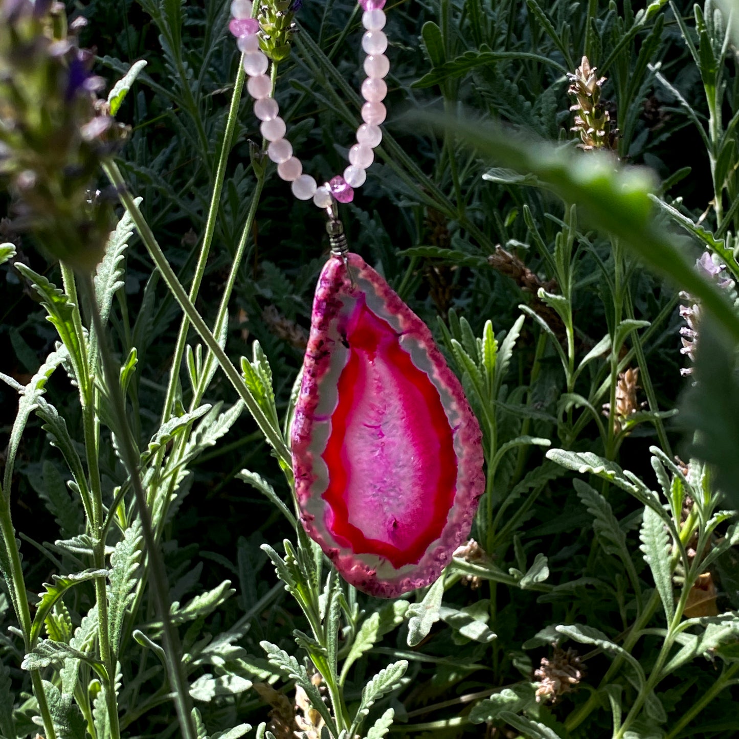 Women's Rose-Red Onyx Gemstone with Druzy Geode Agate pendant necklace