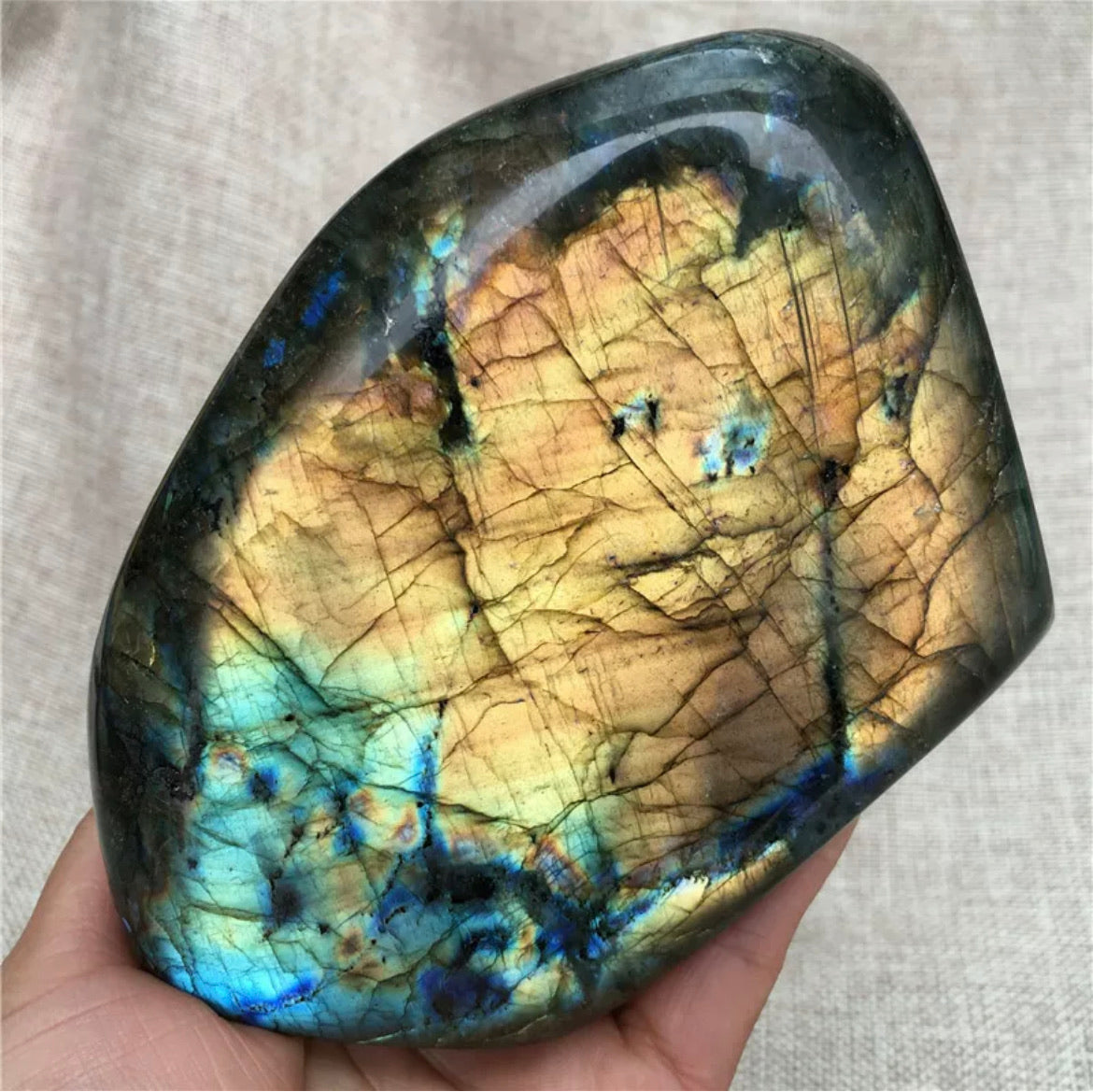 Natural Labradorite gemstone Spectrolite